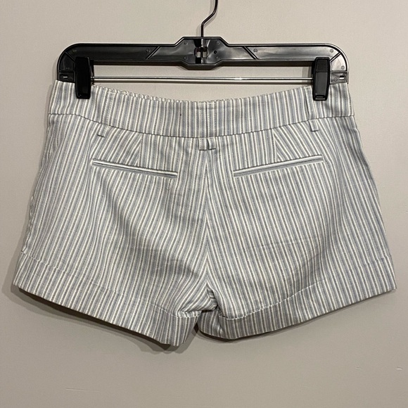 BCBG Maxazria shorts - size 0 - Picture 3 of 3